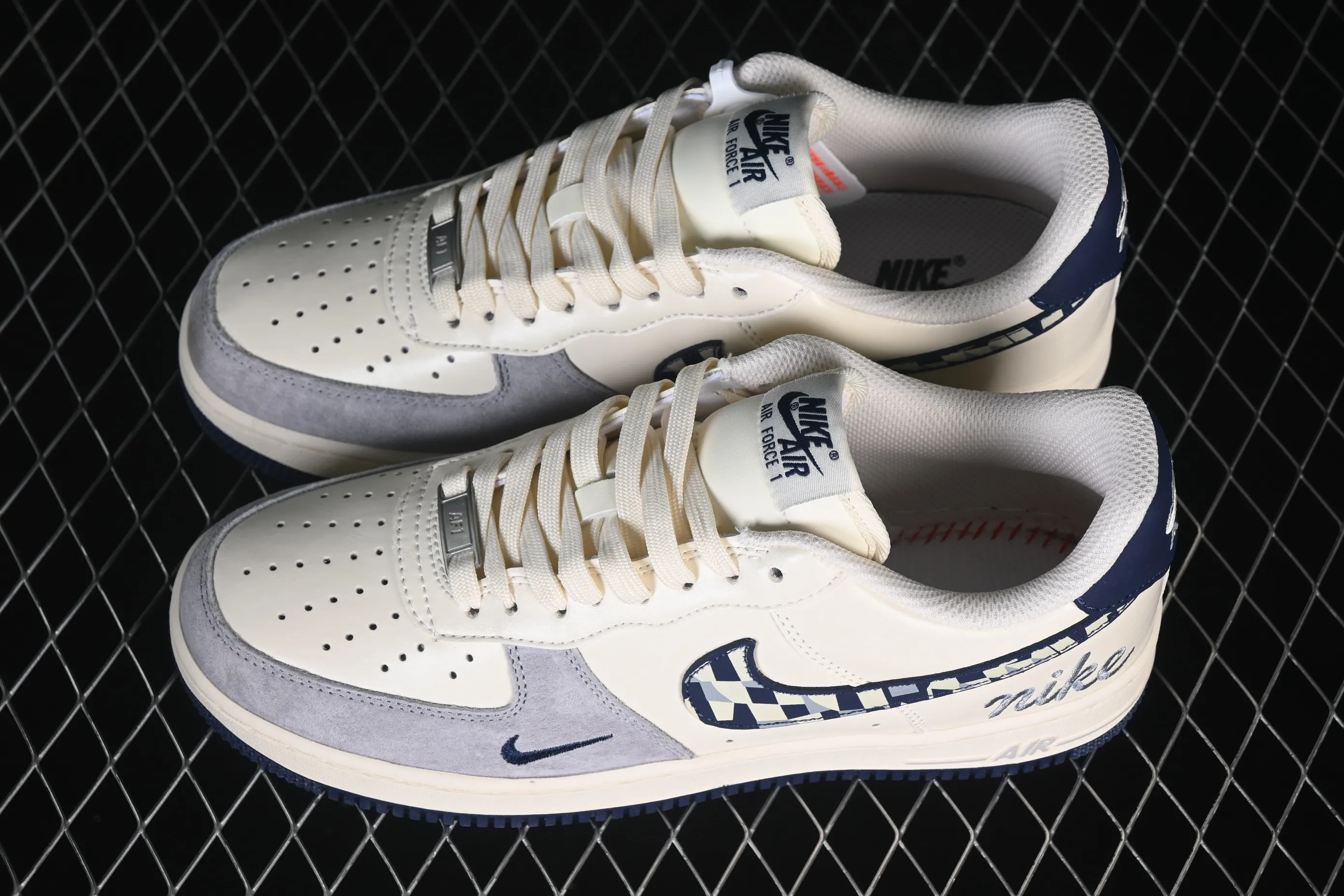 All categories Nk Air Force 1 Air Force series Nk Air Force 1 Low Air Force low-top Nike Air Force 1'07 Low Milky white and blue stitching Air Force 1 low-top casual sneakers NH0601-580